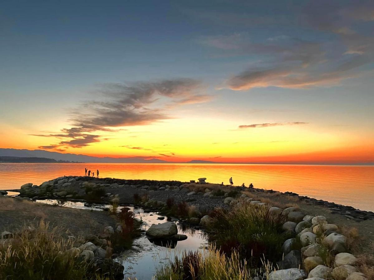 Oceanside Manor - Fancy Room - Golf Course & Beach View Qualicum Beach Buitenkant foto