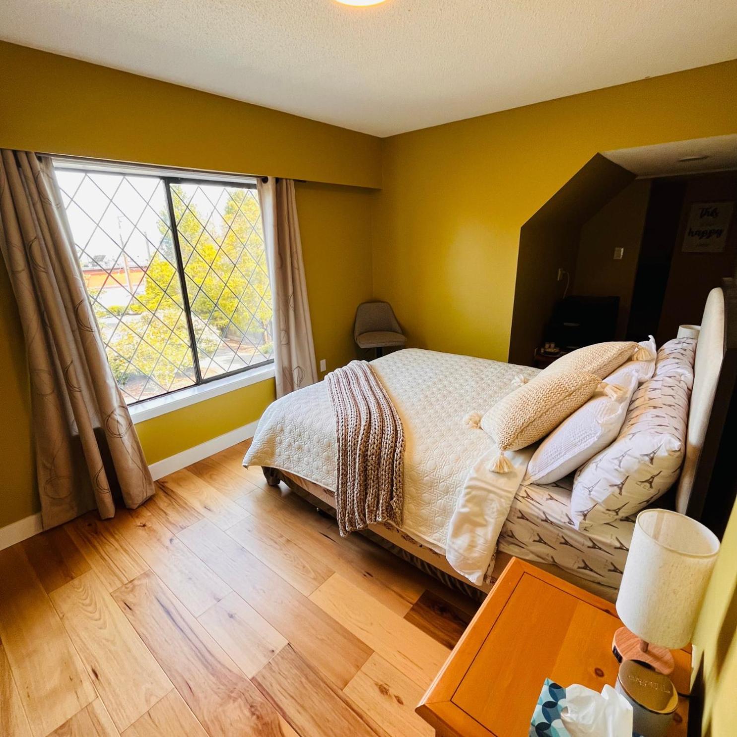 Oceanside Manor - Fancy Room - Golf Course & Beach View Qualicum Beach Buitenkant foto