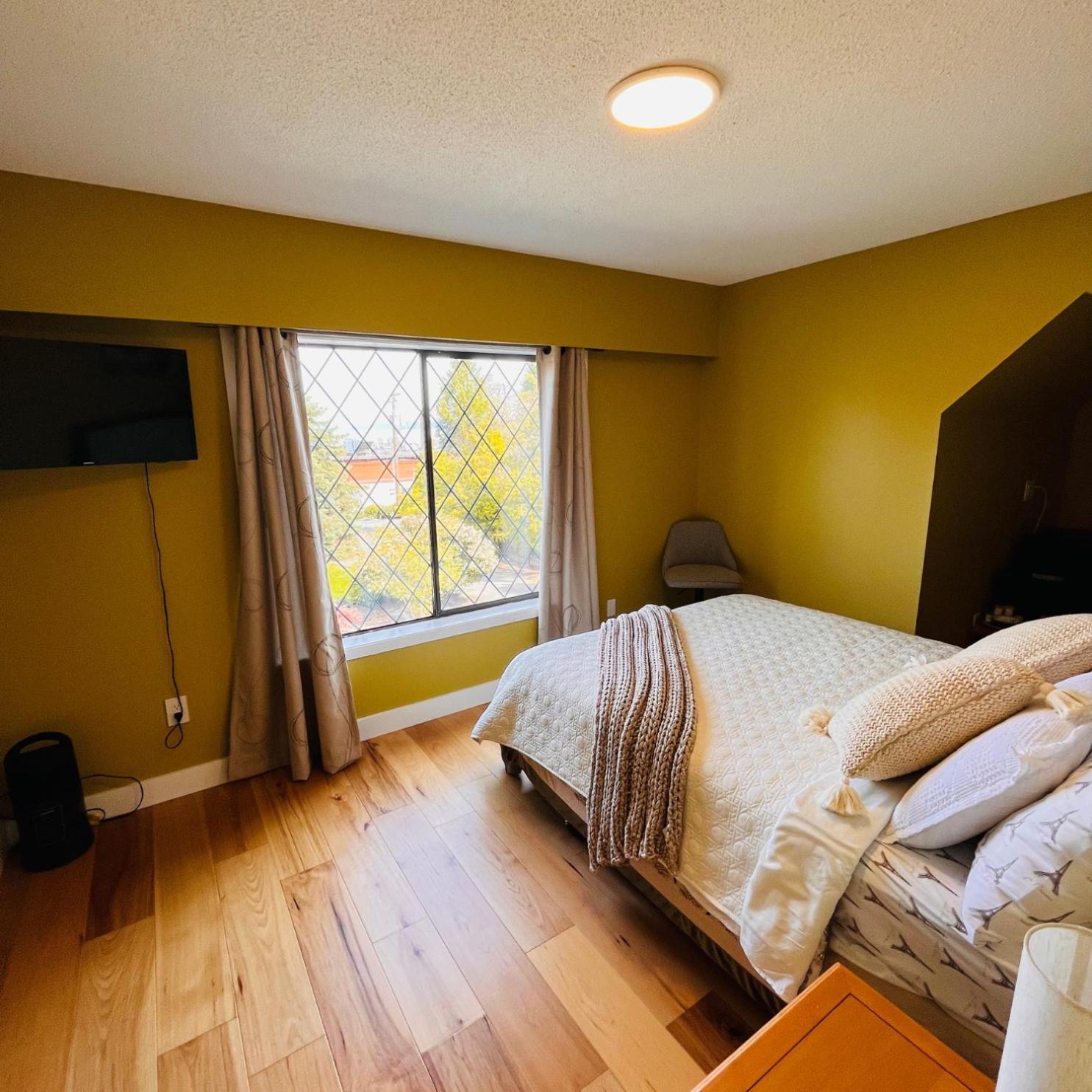 Oceanside Manor - Fancy Room - Golf Course & Beach View Qualicum Beach Buitenkant foto