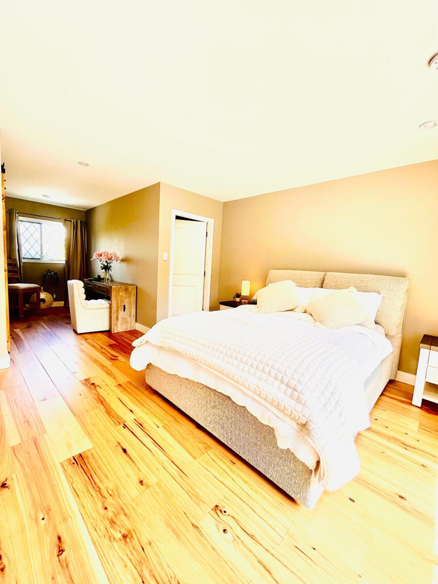 Oceanside Manor - Fancy Room - Golf Course & Beach View Qualicum Beach Buitenkant foto