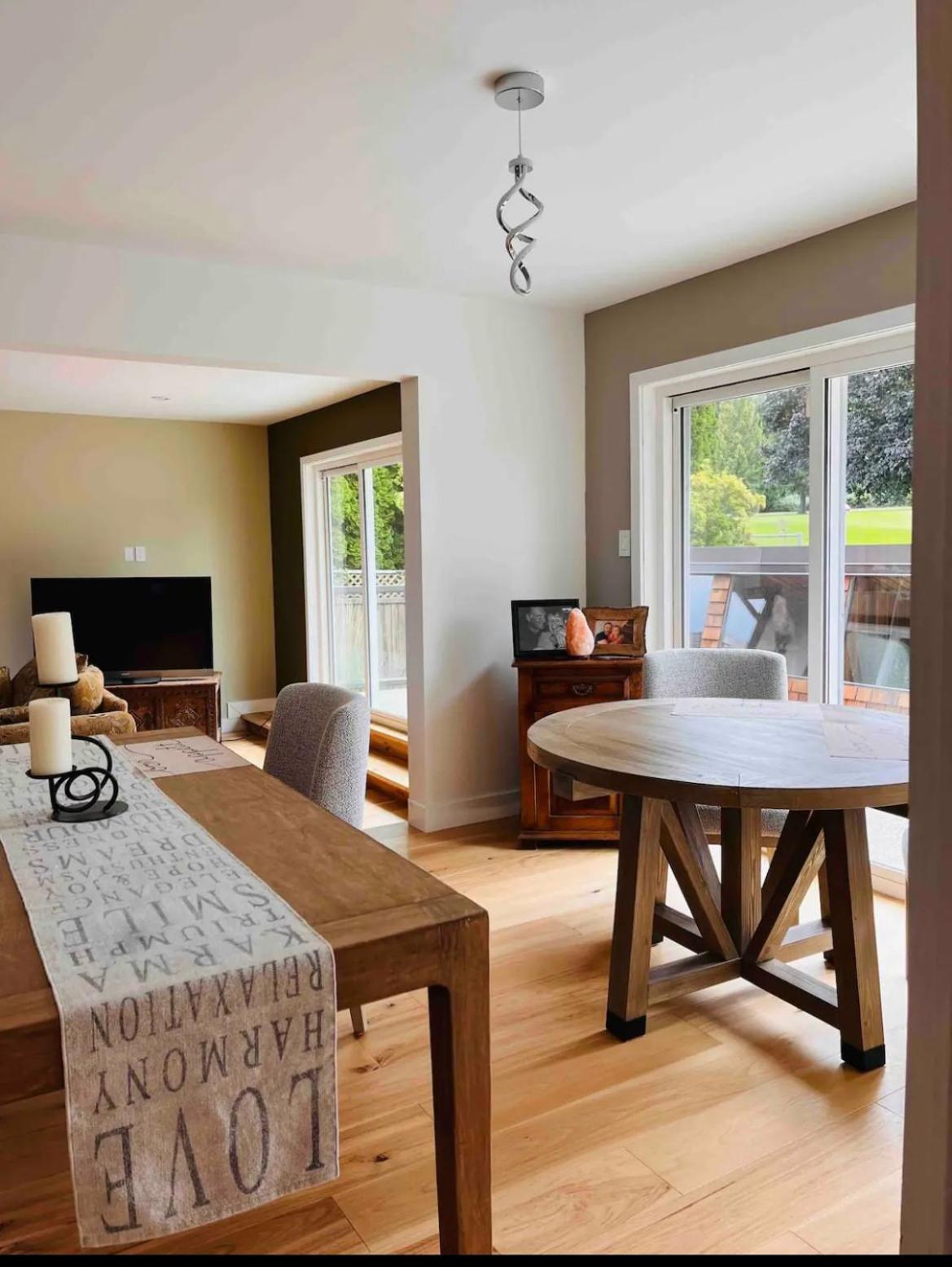 Oceanside Manor - Fancy Room - Golf Course & Beach View Qualicum Beach Buitenkant foto