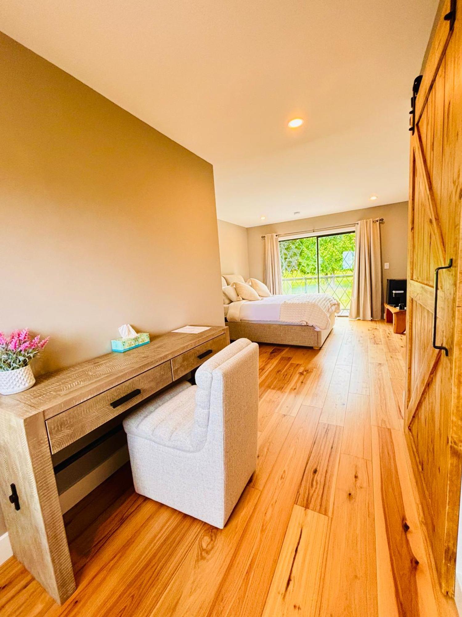Oceanside Manor - Fancy Room - Golf Course & Beach View Qualicum Beach Buitenkant foto