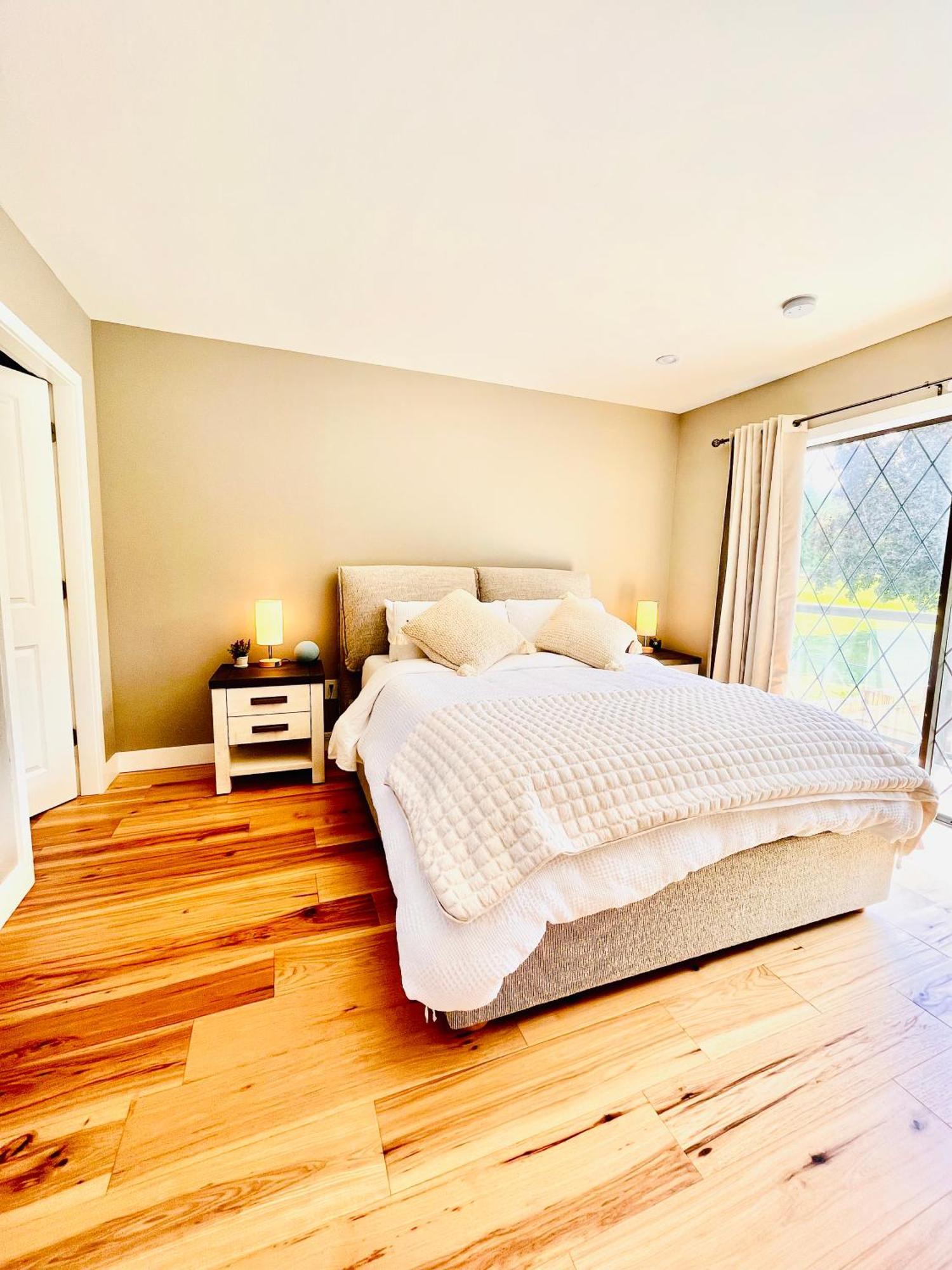 Oceanside Manor - Fancy Room - Golf Course & Beach View Qualicum Beach Buitenkant foto