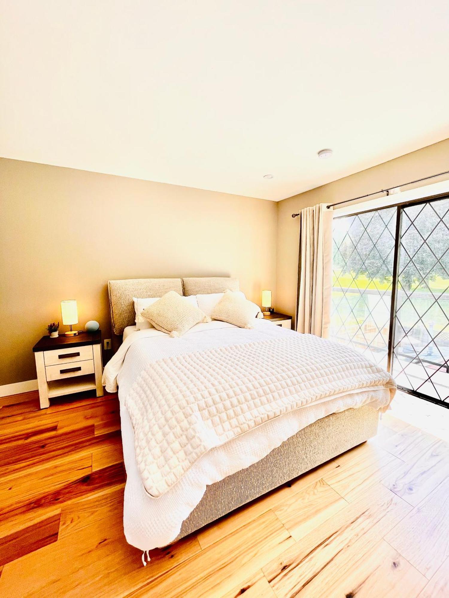 Oceanside Manor - Fancy Room - Golf Course & Beach View Qualicum Beach Buitenkant foto