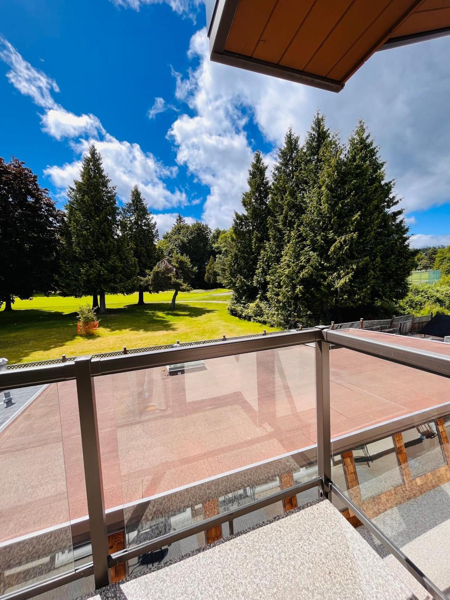 Oceanside Manor - Fancy Room - Golf Course & Beach View Qualicum Beach Buitenkant foto